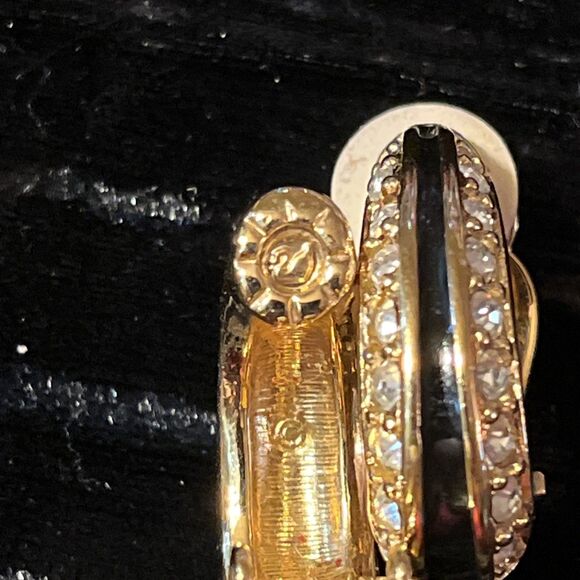 80s Vintage Swarovski Crystal Gold Plated Black Enamel Clip On Earrings - Picture 4 of 4